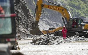 CHINA-XIZANG-GYIRONG-AVALANCHA DE LODO-RESCATE
