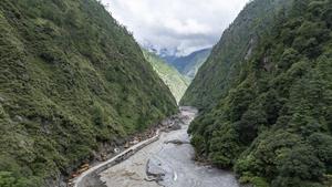 CHINA-XIZANG-GYIRONG-AVALANCHA DE LODO-RESCATE