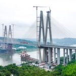 CHINA-CHONGQING-FERROCARRIL DE ALTA VELOCIDAD-PUENTE-CIERRE