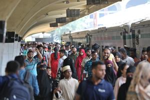 BANGLADESH-DHAKA-PREVIO AL EID AL-ADHA-TEMPORADA ALTA DE VIAJES
