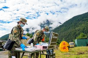 CHINA-XIZANG-GYIRONG-AVALANCHA DE LODO-SERVICIOS MEDICOS