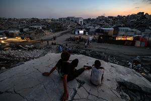 MEDIO ORIENTE-CIUDAD DE GAZA-CINE AL AIRE LIBRE