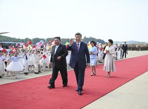 RPDC-PYONGYANG-CHINA-XI JINPING-KIM JONG UN-CEREMONIA DE DESPEDIDA