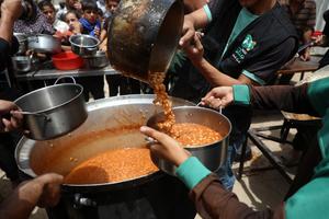 MEDIO ORIENTE-CIUDAD DE GAZA-COMIDA GRATUITA