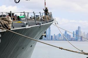 PANAMA-CIUDAD DE PANAMA-EEUU-PORTAAVIONES Y DESTRUCTOR-VISITA