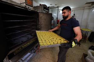 MEDIO ORIENTE-CISJORDANIA-NAPLUSA-DULCES TRADICIONALES-EID AL-ADHA