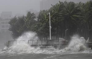 FOCUS | Typhoon Matmo inflicts strong gusts &amp;amp; rainfall in Hainan