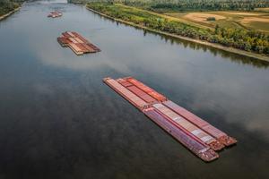 CROACIA-SARENGRAD-DANUBIO-BUQUES VARADOS