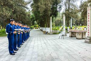 CHINA-FESTIVAL QINGMING-MARTIRES-TRIBUTO