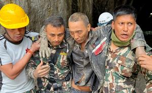 NEPAL-AVALANCHA DE LODO-NACIONAL CHINO-RESCATE