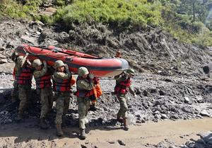 CHINA-XIZANG-XIGAZE-AVALANCHA DE LODO-RESCATE