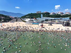 CHINA-VERANO-AGUA-OCIO