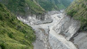 CHINA-XIZANG-GYIRONG-AVALANCHA DE LODO-ACCESO VIAL