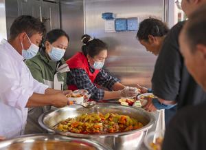 CHINA-XIZANG-GYIRONG-CAMION DE COMIDA