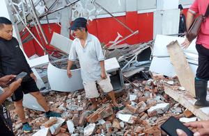 INDONESIA-SULAWESI SEPTENTRIONAL-MANADO-SISMO-SECUELAS