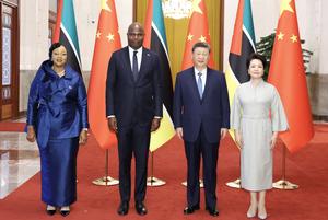 CHINA-BEIJING-XI JINPING-PRESIDENTE DE MOZAMBIQUE-CONVERSACIONES