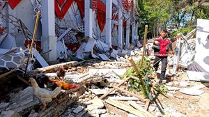 INDONESIA-SULAWESI SEPTENTRIONAL-MANADO-SISMO-SECUELAS