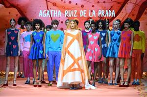 ESPAÑA-MADRID-SEMANA DE LA MODA MERCEDES-BENZ