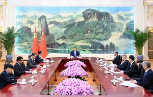 CHINA-BEIJING-XI JINPING-ENVIADO ESPECIAL DEL LIDER LAOSIANO THONGLOUN-REUNION