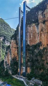 CHINA-YUNNAN-XUANWEI-CAMINO A LA ESCUELA-NUEVO ASCENSOR DE ACANTILADO