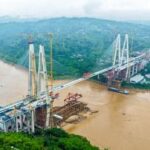 CHINA-CHONGQING-FERROCARRIL DE ALTA VELOCIDAD-PUENTE-CIERRE