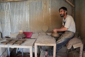 AFGANISTAN-KABUL-ARTESANIA DE CERAMICA-INDUSTRIA