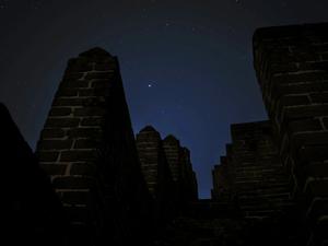 CHINA-HEBEI-GRAN MURALLA-CIELO ESTRELLADO