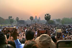 CAMBOYA-SIEM REAP-TEMPLO DE ANGKOR WAT-AMANECER