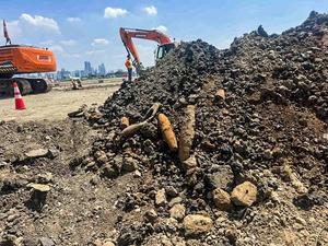 FILIPINAS-CIUDAD DE PASAY-AEROPUERTO INTERNACIONAL-ARTEFACTOS EXPLOSIVOS ANTIGUOS