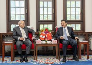CHINA-BEIJING-XINHUA-FU HUA-PERU-EMBAJADOR-REUNION