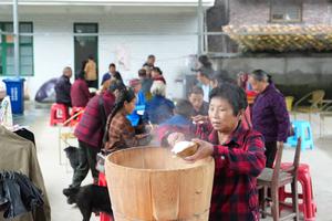 CHINA-HUNAN-YANLING-TIFON SAUDEL-LLUVIA-RESPUESTA