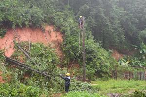CHINA-HUNAN-YANLING-TIFON SAUDEL-LLUVIA-RESPUESTA