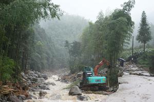 CHINA-HUNAN-YANLING-TIFON SAUDEL-LLUVIA-RESPUESTA