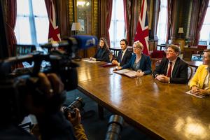 REINO UNIDO-LONDRES-REUNION VIRTUAL-ESTRECHO DE ORMUZ