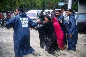 PAKISTAN-KARACHI-FUERTES LLUVIAS