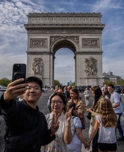 FRANCIA-PARIS-VACACIONES POR EL DIA NACIONAL DE CHINA-TURISTAS CHINOS