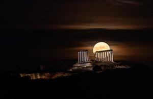 GRECIA-CABO SUNION-LUNA LLENA