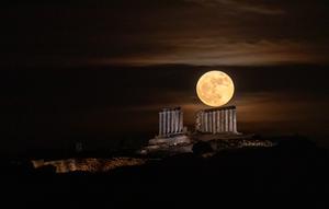 GRECIA-CABO SUNION-LUNA LLENA