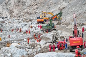 CHINA-XIZANG-GYIRONG-AVALANCHA DE LODO-RESCATE-ZONA CENTRAL AFECTADA