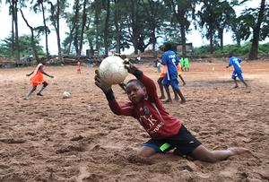 COTE D'IVOIRE-ABIYAN-FUTBOL-NIÑOS