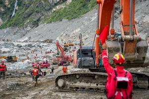 CHINA-XIZANG-GYIRONG-AVALANCHA DE LODO-RESCATE-ZONA CENTRAL AFECTADA
