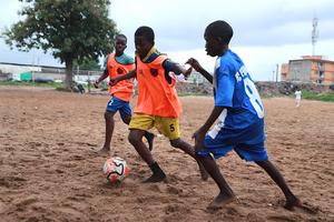 COTE D'IVOIRE-ABIYAN-FUTBOL-NIÑOS