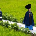 CHINA-SICHUAN-YUEXI-TRAJES ETNICOS-DESFILE