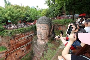 CHINA-VACACIONES DEL PRIMERO DE MAYO-TURISMO