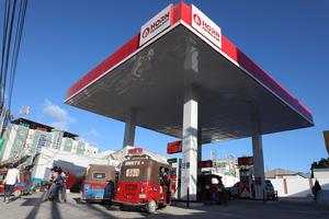 SOMALIA-MOGADISCIO-ESCASEZ DE COMBUSTIBLE-VEHICULOS RICKSHAW-MEDIOS DE SUBSISTENCIA