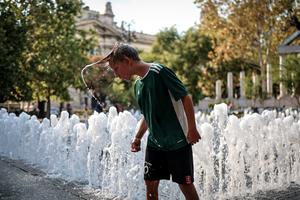 HUNGRIA-BUDAPEST-OLA DE CALOR