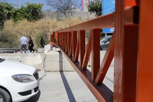 MEDIO ORIENTE-HEBRON-PUERTA DE ACCESO VIAL CERRADA