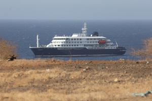 CABO VERDE-PRAIA-CRUCERO HOLANDES-PREOCUPACIONES DE SALUD