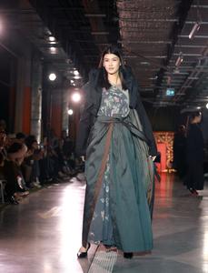 KIRGUISTAN-BISHKEK-DESFILE DE MODAS