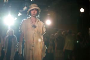 KIRGUISTAN-BISHKEK-DESFILE DE MODAS